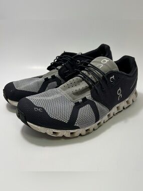 On Cloud 5 Men’s Size 11 Gray Athletic Running Walking Shoes Sneakers Comfort